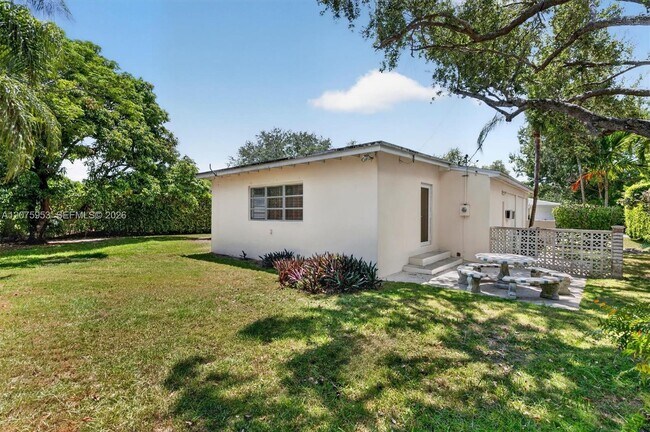 Building Photo - 6629 SW 65th St