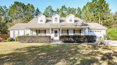 Building Photo - Spacious 3-Bedroom Home with Modern Amenit...