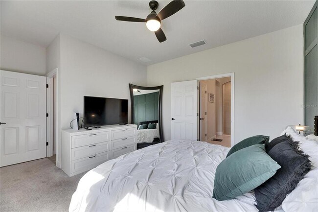 Building Photo - 5541 Del Coronado Dr