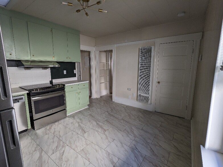 Building Photo - 341 Alcatraz Ave