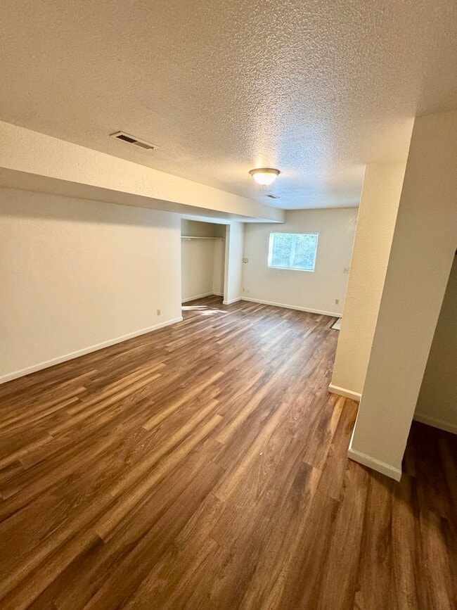 Building Photo - **Reserve for Summer 2026** Deckhouse at 6th & Ivy!