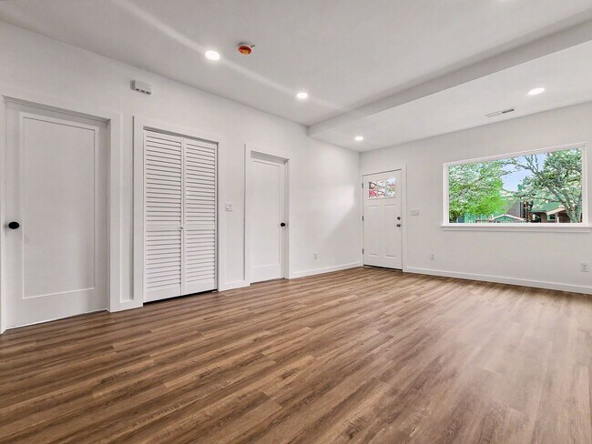 Building Photo - 3538 S Hudson St