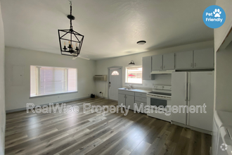 Building Photo - 1547 1/2 Grand Ave