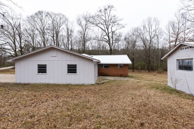 Building Photo - Now Accepting Section 8