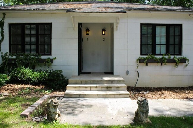 Building Photo - 1205 Standard Dr NE