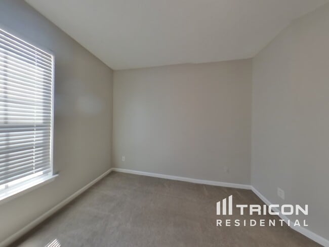 Building Photo - 7390 Battlecreek Ln