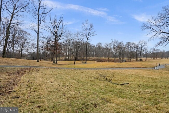 Building Photo - 15101 Interlachen Dr