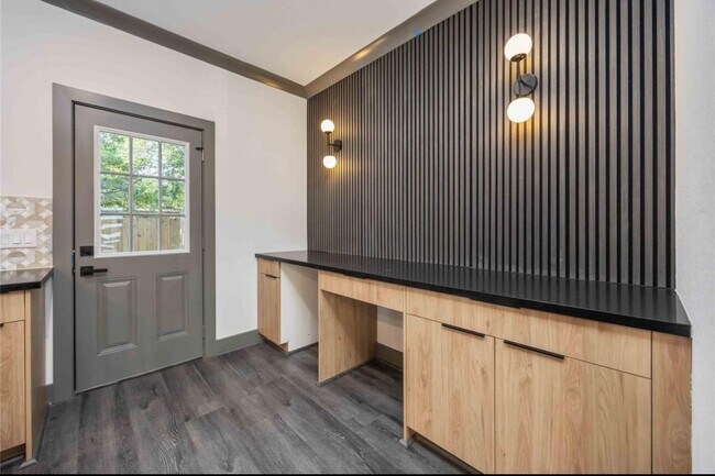 Building Photo - 8018 Attwater St