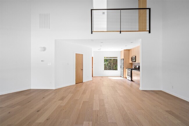 Building Photo - 4429 Woodside St