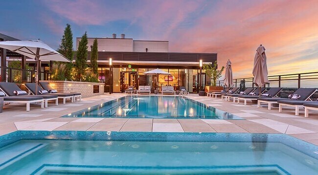 Building Photo - 1995 Wewatta St