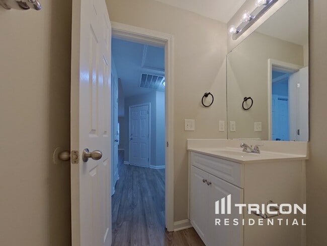 Building Photo - 931 Whistling Duck Ct