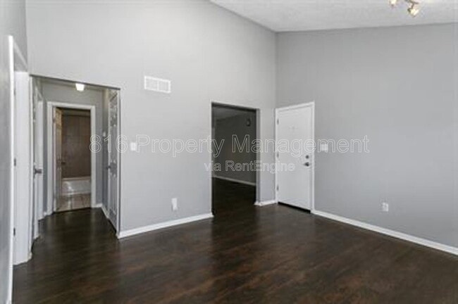 Building Photo - 1229 W Hayward Ave