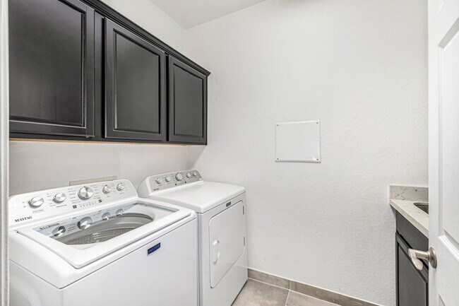 Building Photo - 5211 N 193rd Ave