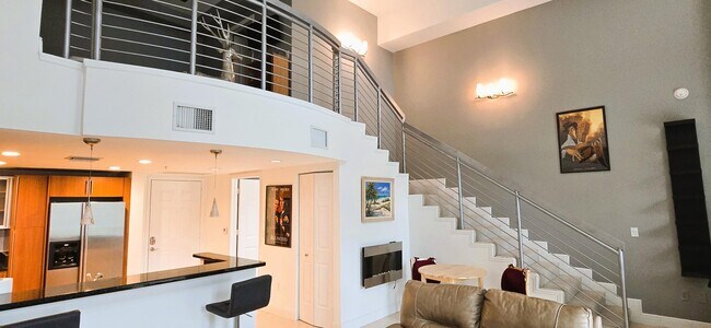 Building Photo - 610 Clematis St