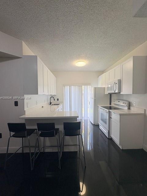 Building Photo - 8019 Lake Dr