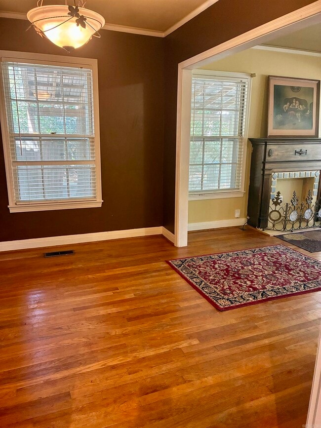 Building Photo - 404 N Jackson St