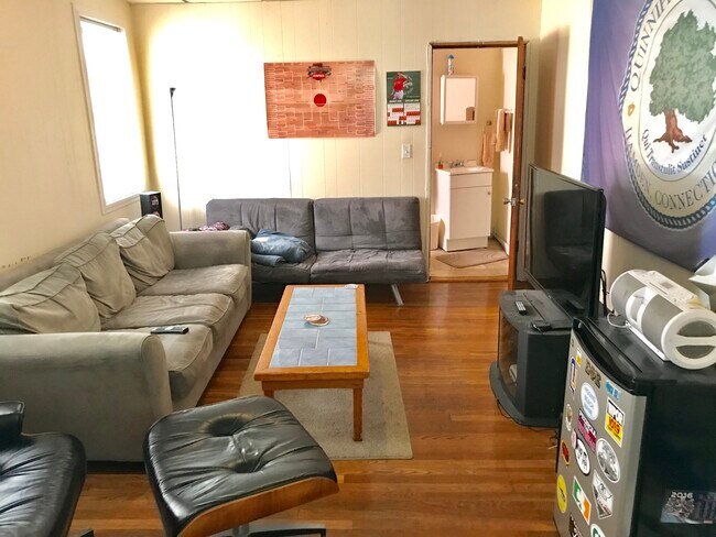 Building Photo - 120.5 Gore Unit 1