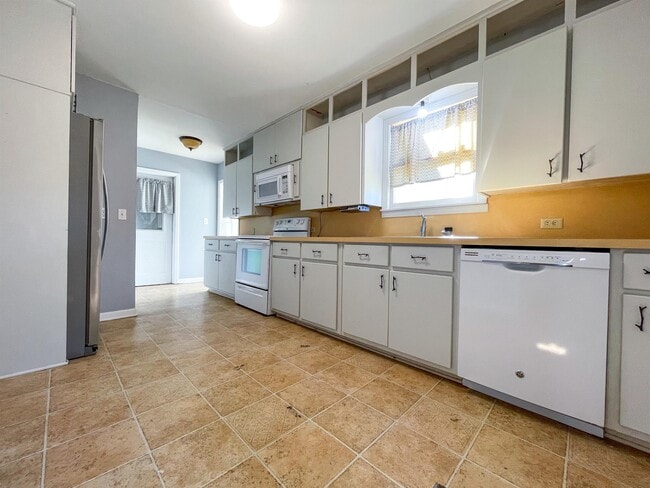 Building Photo - 523 W Merriweather St