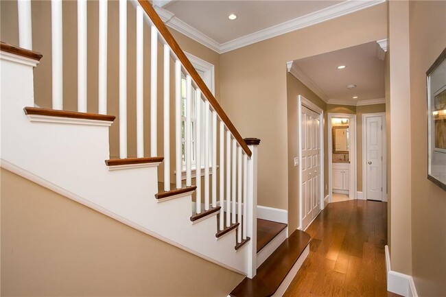 Building Photo - 241 Ruggles Ave