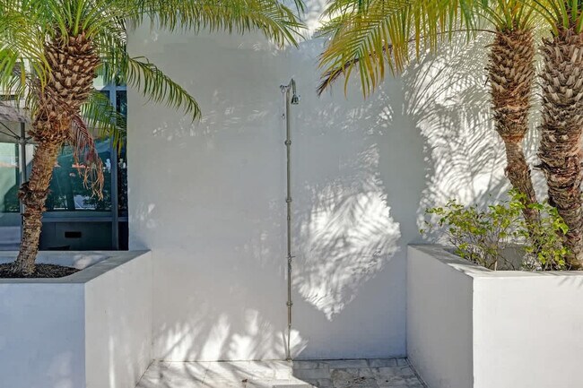 Building Photo - 1220 17th St