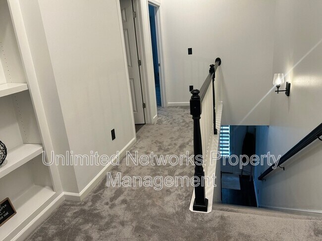 Building Photo - 6214 Carrrage Gate Ln