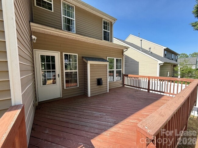 Building Photo - 15622 Troubadour Ln
