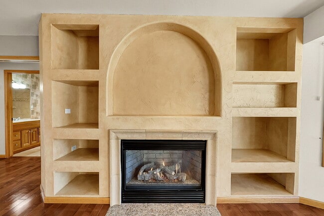 Building Photo - $2,195.95, 3-bed, 2-bed, ranch-style home with a large backyard and $300 off first month's rent