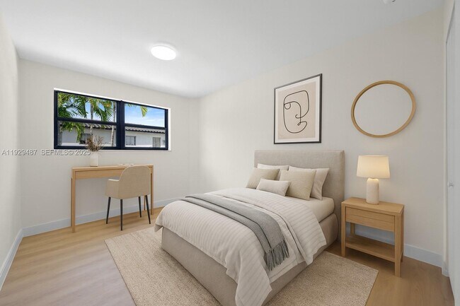 Building Photo - 7994 Crespi Blvd