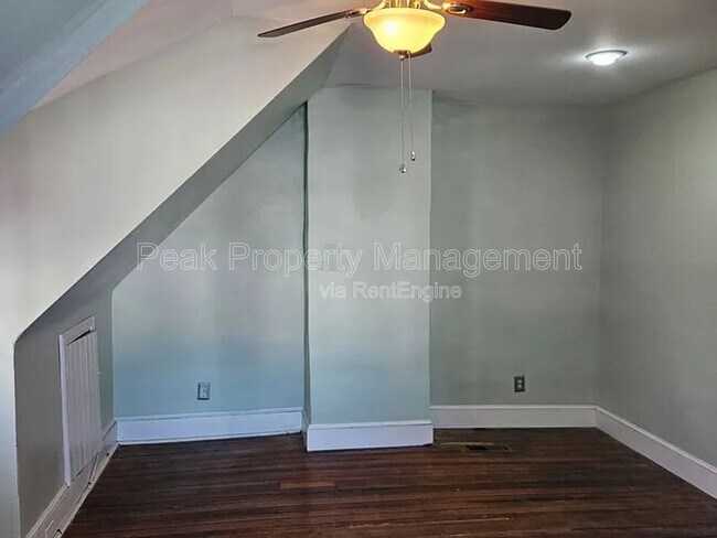 Building Photo - 216 N 32nd St