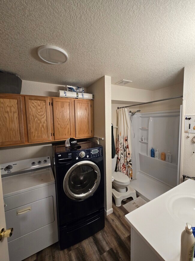 Building Photo - 1546 Columbine Village Dr