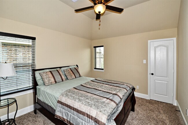 Building Photo - 17519 Murrayfield Ct