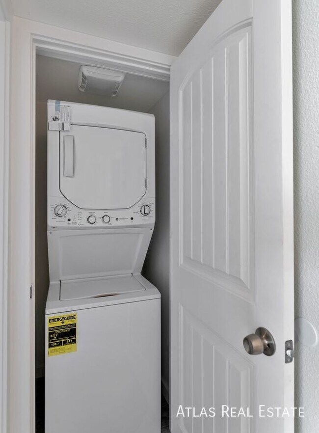 Building Photo - 2530 N 17th Way