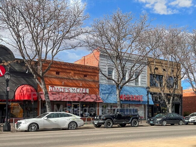 Building Photo - 2249 Emery St