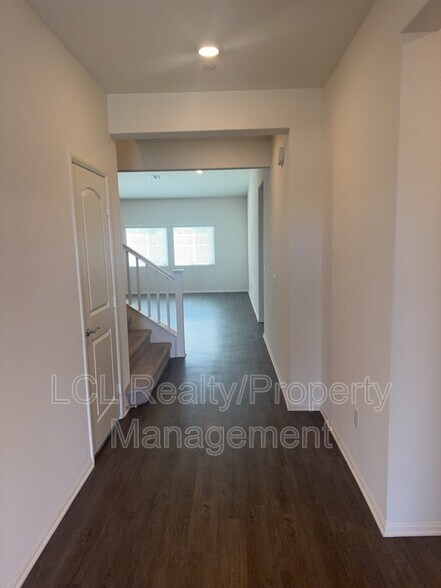 Building Photo - 26808 Baneberry Ct