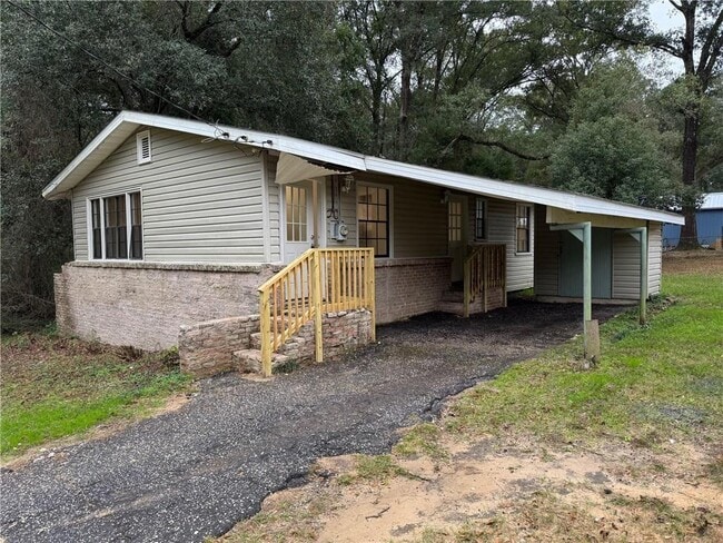 Building Photo - 2613 Old Military Rd