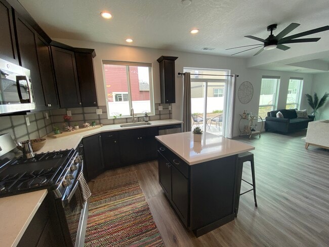 Building Photo - 1022 N Corbin Ln