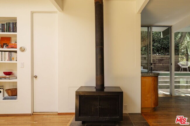 Building Photo - 8322 Ridpath Dr