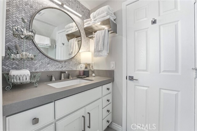 Building Photo - 3078 Zell Dr