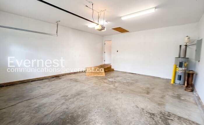 Building Photo - 743 Graysville Rd