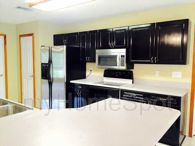 Building Photo - 6805 Cedar Lake Dr