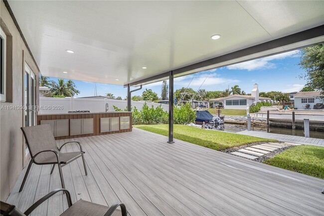 Building Photo - 1931 SW 22nd Ave