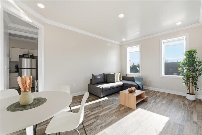 Building Photo - 3-5 Potter Pl