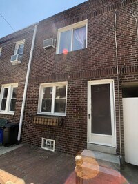 Building Photo - Well-maintained Passyunk Square 2 Bedroom Home! W/D! Yard!