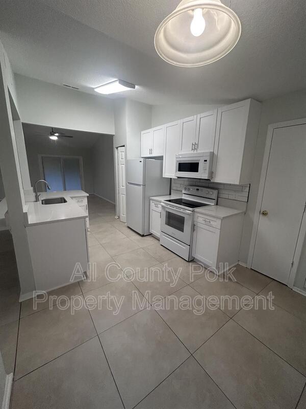 Building Photo - 1066 Sunshine Way