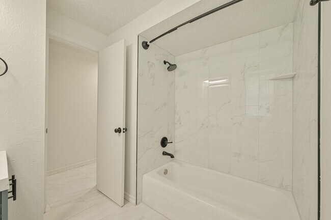 Building Photo - 121 NW 79th St