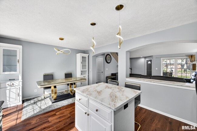 Building Photo - 2314 W Kenfield Ct