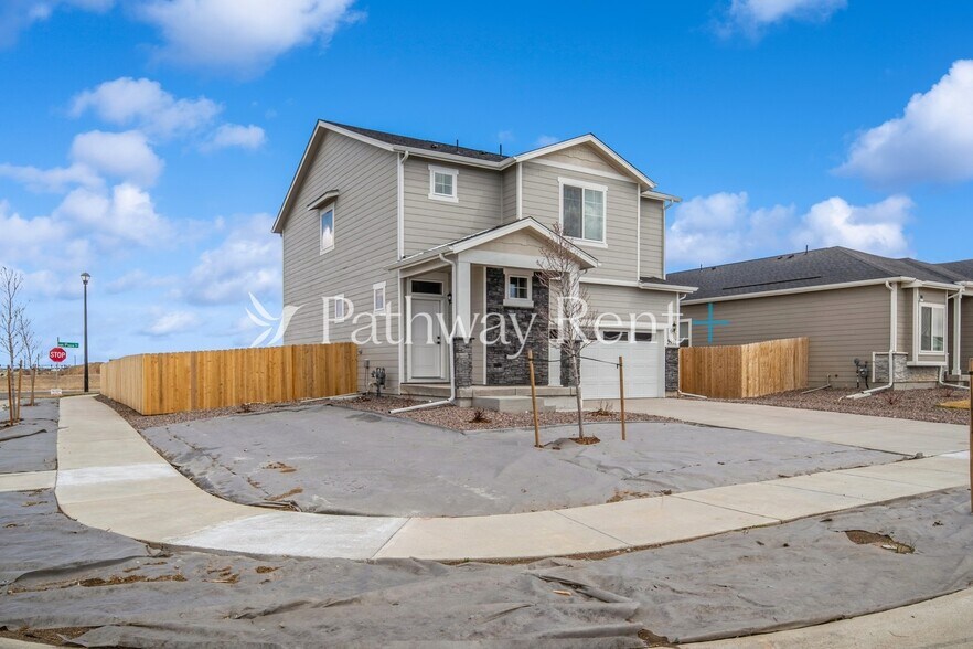 Building Photo - 9475 Yampa St