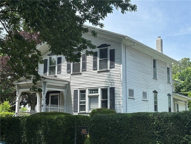 Primary Photo - 218 Spencer St