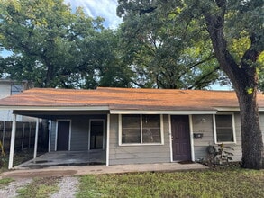 Building Photo - 2 bedroom 1 bath Budget Friendly!!