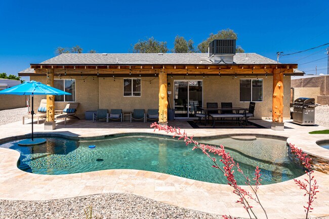 Building Photo - 3280 Rocking Horse Dr